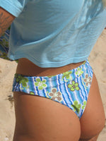 Flow V Cut Bottoms